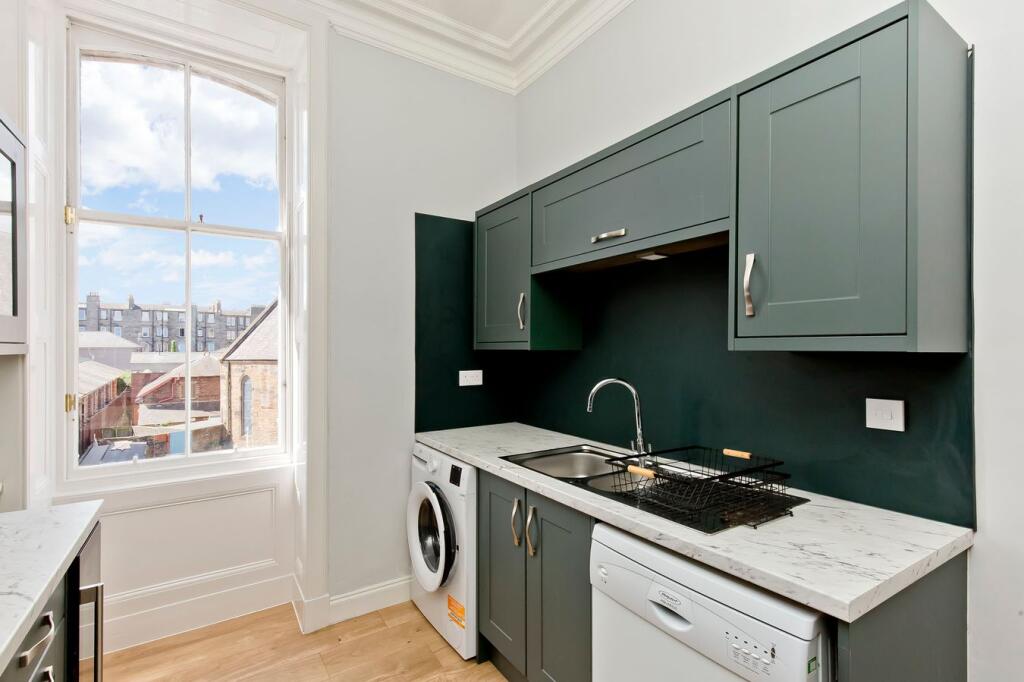 Apartment in Edinburgh, Lorne, Leith Central - View 5