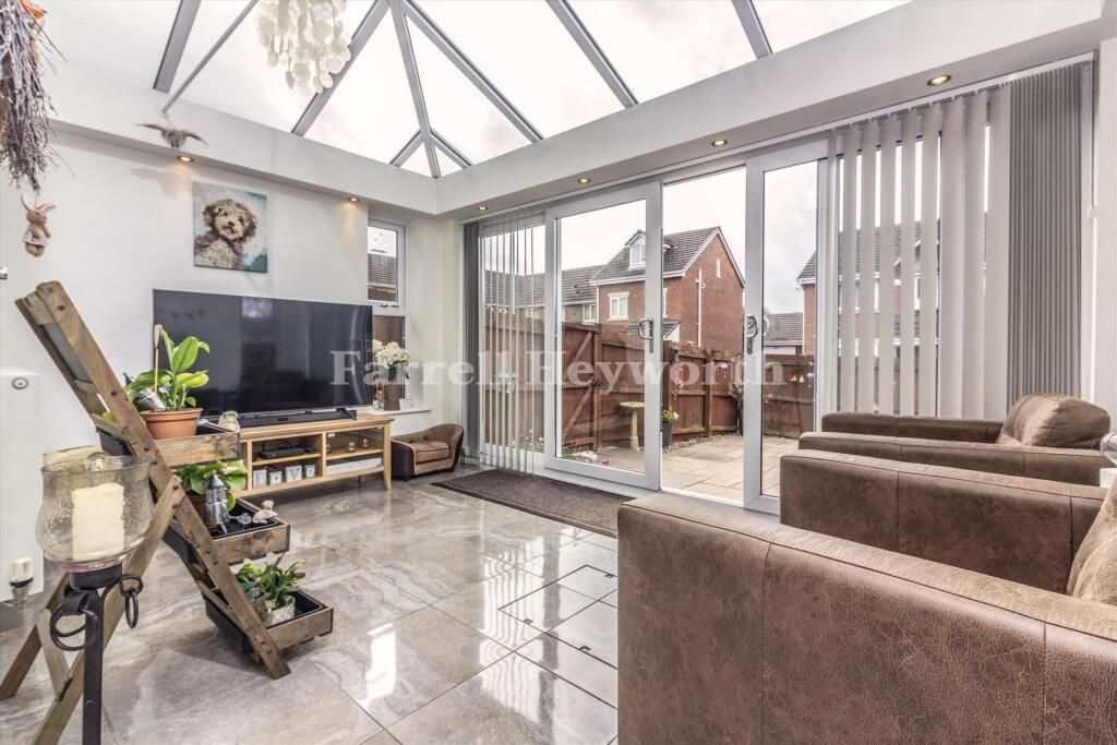 House in Chorley, Clayton-le-Woods - More