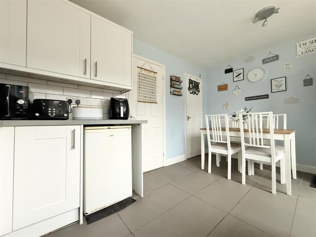 House in Whetstone - View 5