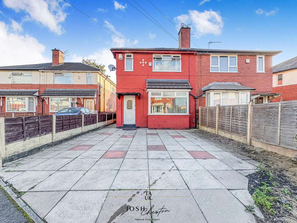 3-bed semi-detached on Larchview Road, Middleton, M24, £230,000