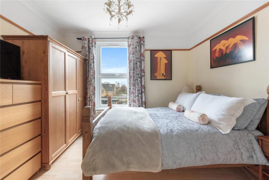 Erskine Road, Walthamstow, London, E17 - More