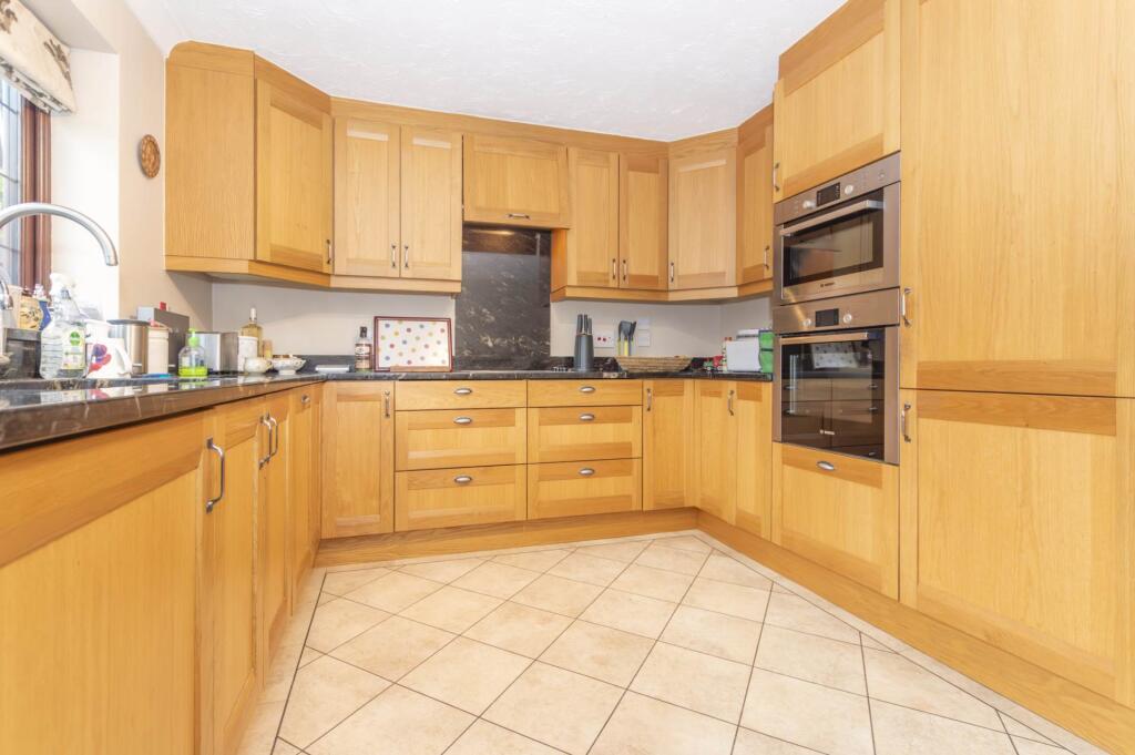 Laburnum Drive, Blofield photo 2