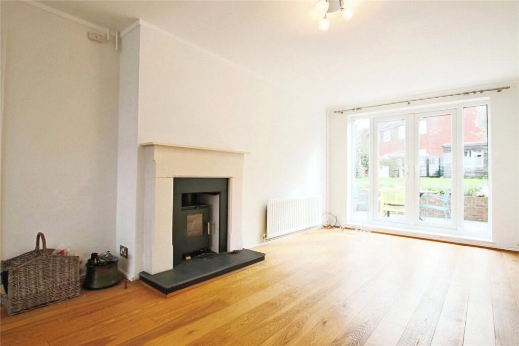 Merryhill Road, Bracknell, Berkshire, RG42 photo 3