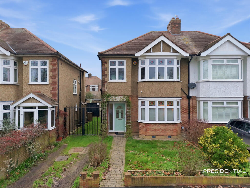 Main image of property: Cambridge Road, Chingford, E4
