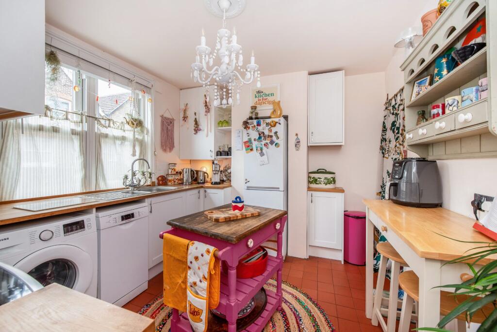 House in East Hampshire, Petersfield - View 3