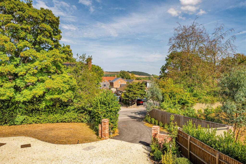 House in Dorchester - View 4