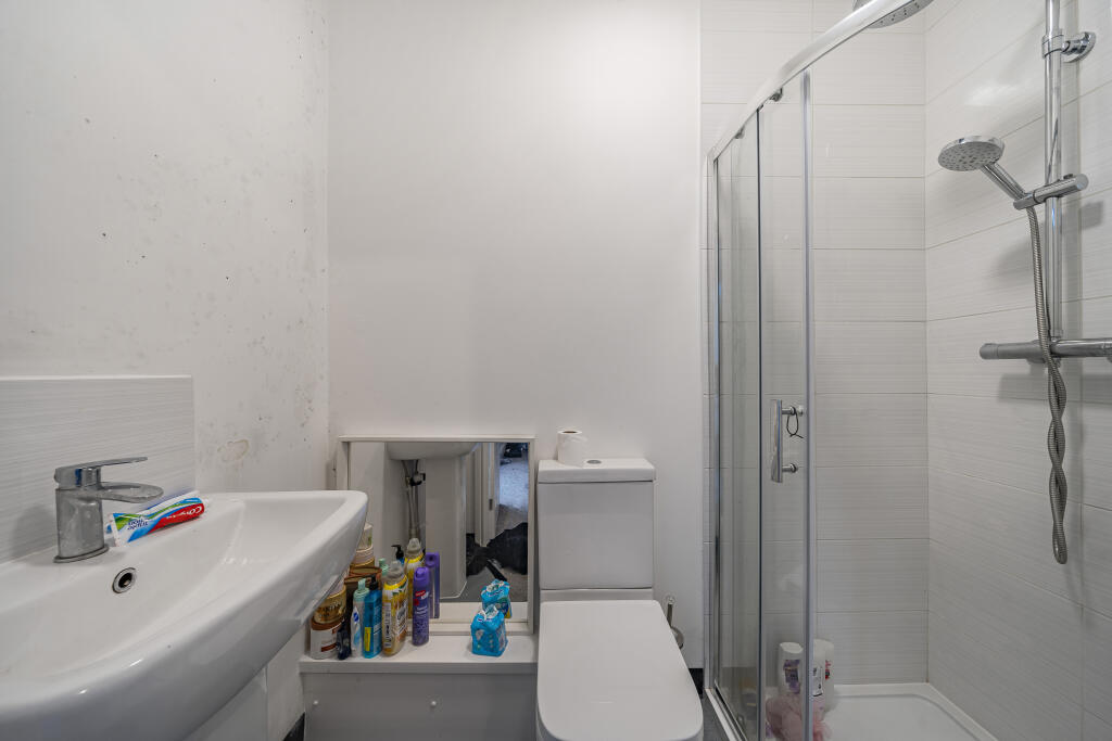 1 bedroom house share for rent
