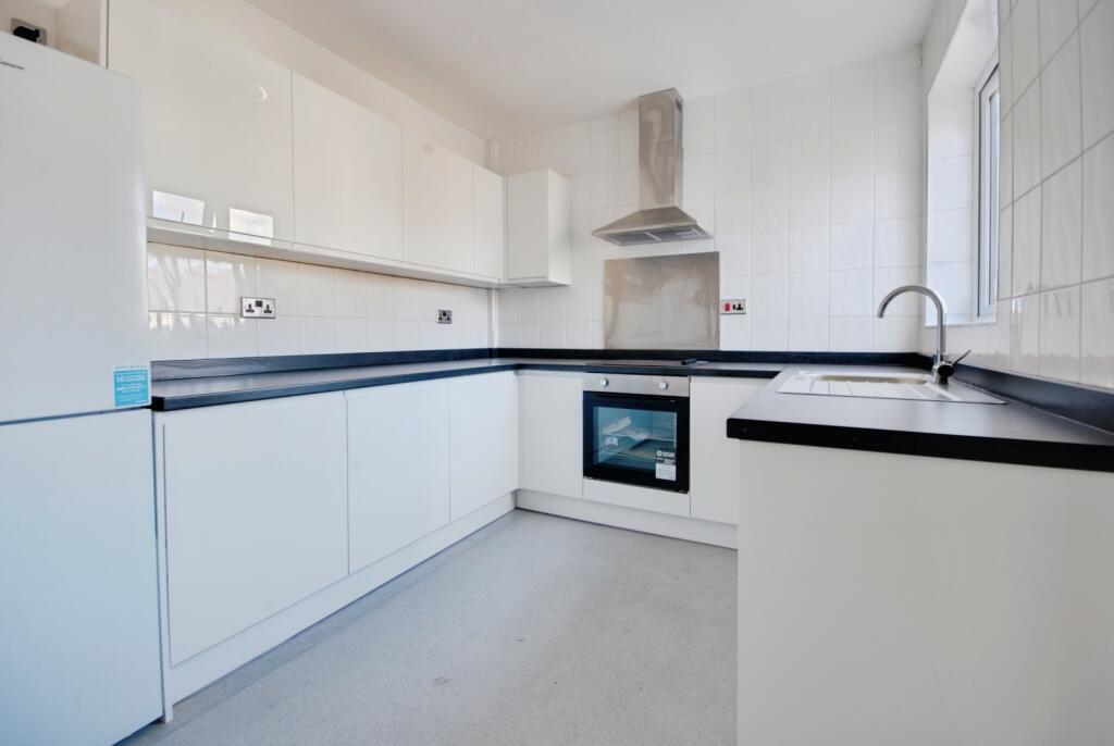Apartment in Watford - More