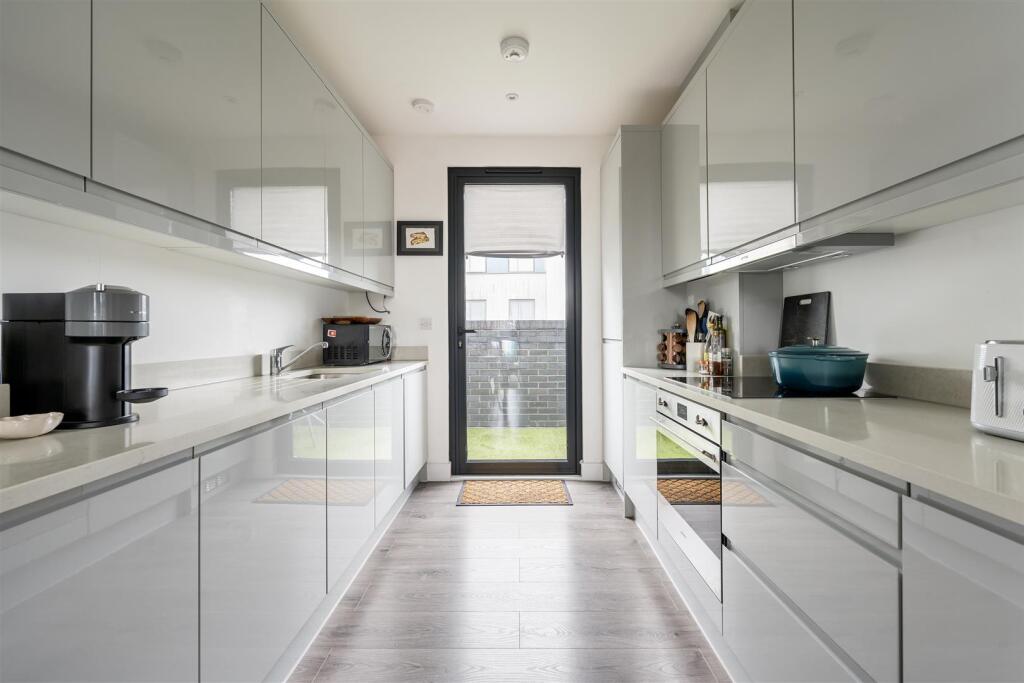 Apartment in London - View 4