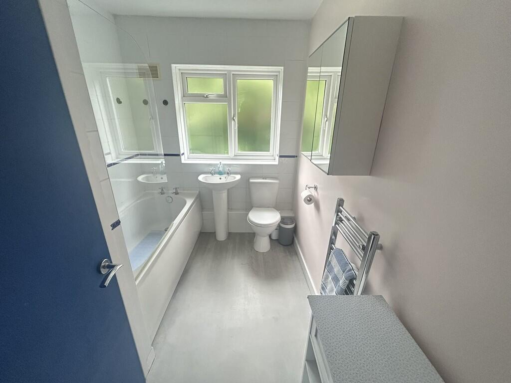 Apartment in Sutton Coldfield, Clifton Park Estate - View 5