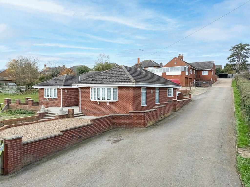 3-bed bungalow on Kettering Road, Broughton NN14, £985,000