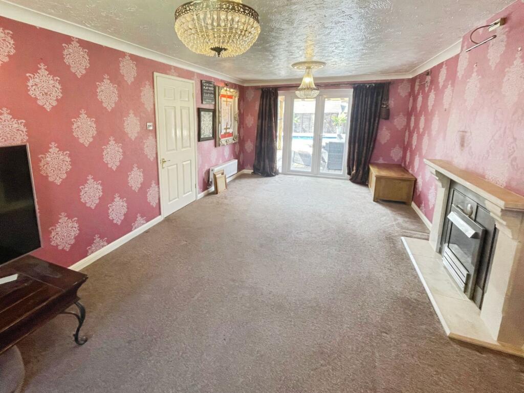 Magnus Drive, Basingstoke, RG22 photo 4
