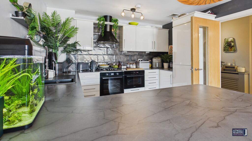 Apartment in Plymouth - More