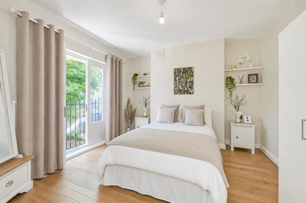 Apartment in London - More