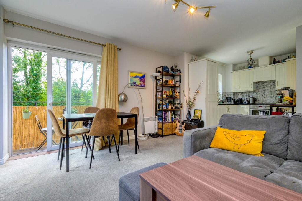 Apartment in Reading, Newtown - View 4