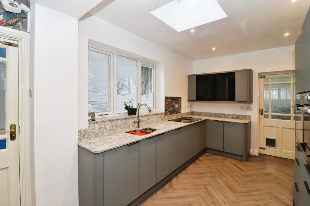 The Hill, Chesterfield, S44 photo 4