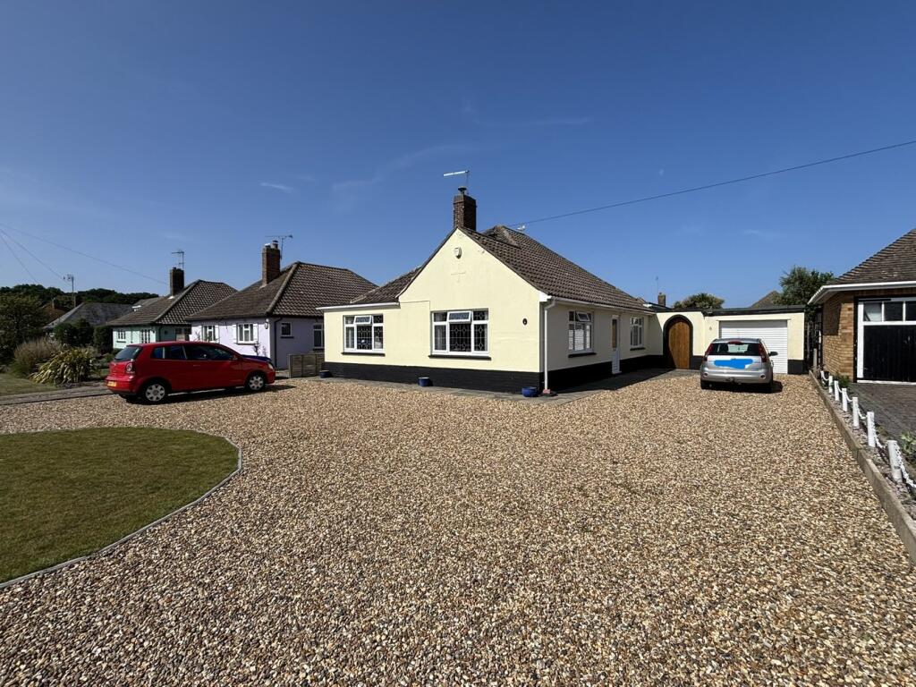 3-bed house on Audley Way, Frinton-on-Sea, CO13, £615,000