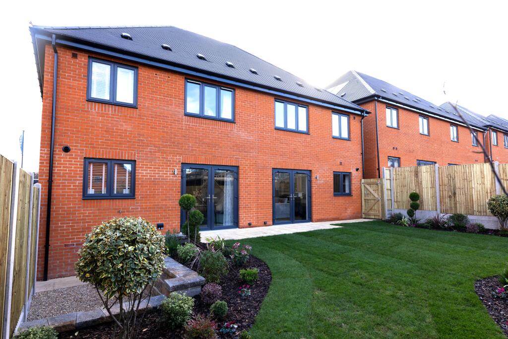 Main image of property: Dee Road,
Tilehurst,
Reading,
RG30 4FS