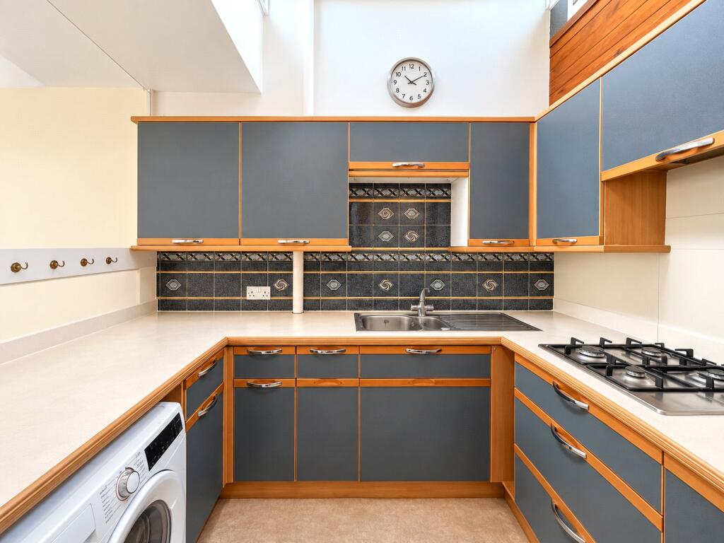 Apartment in London - View 4