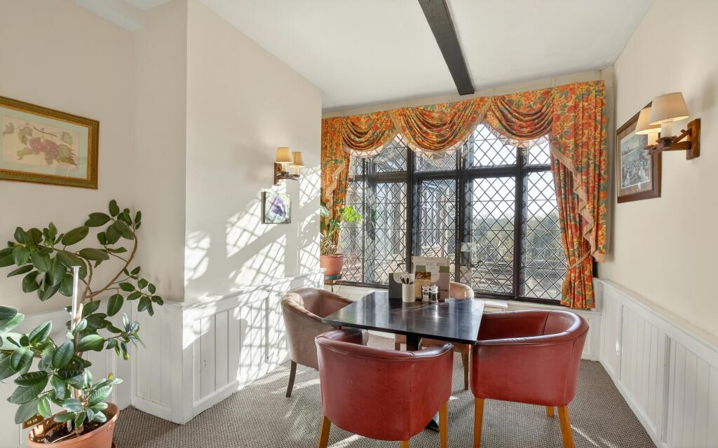 8685235-interior13.jpg
