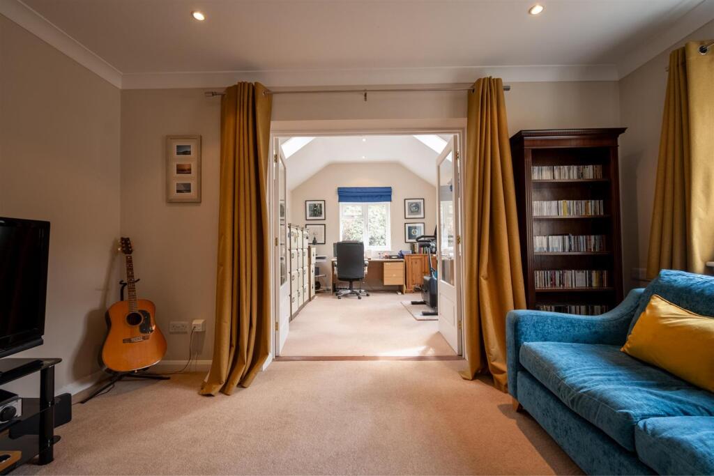 House in South Kesteven, West Deeping - More
