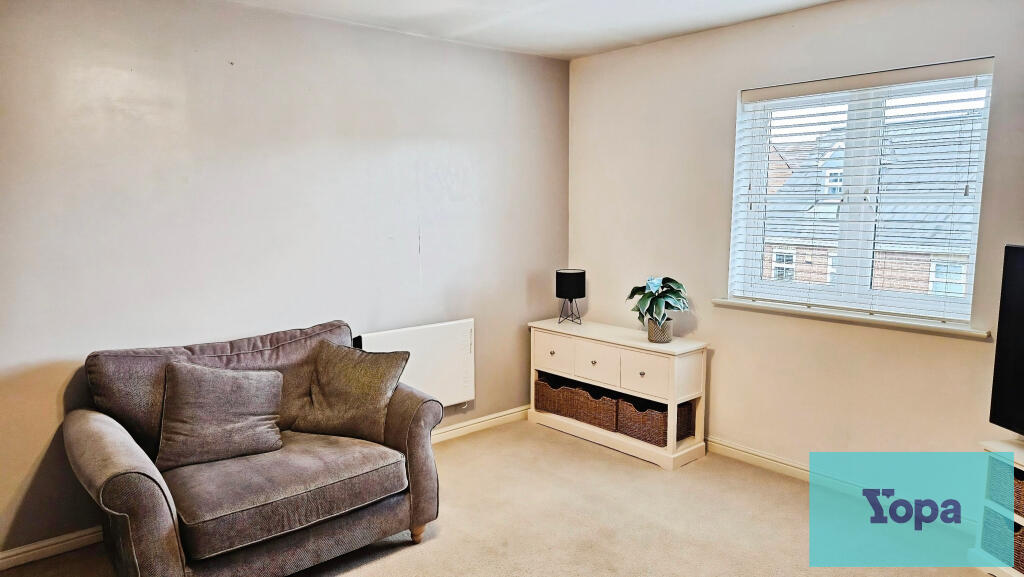 Apartment in Stoke-on-Trent - View 4