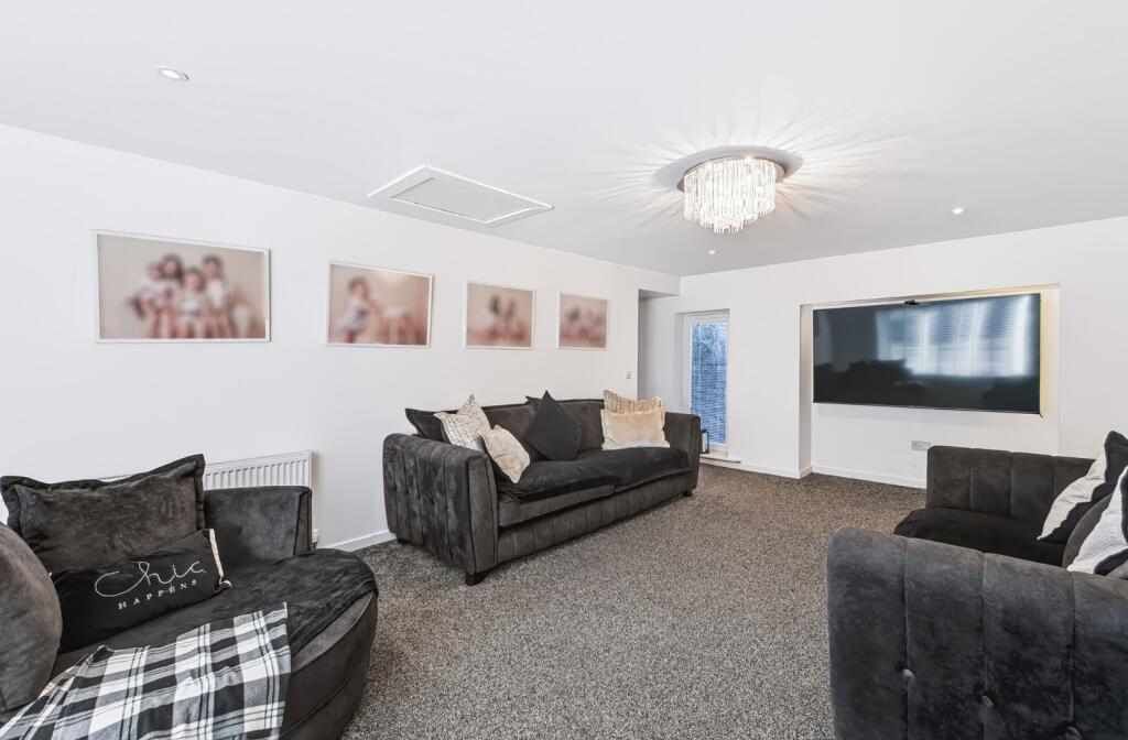 53, Main Street, Bonnybridge, Falkirk, FK4 1AF photo 4