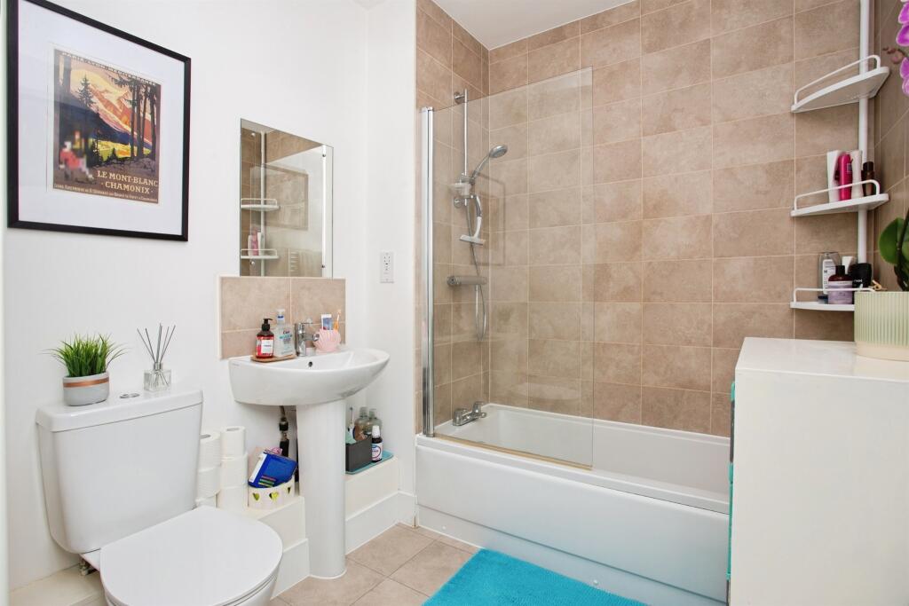 Apartment in London - View 5