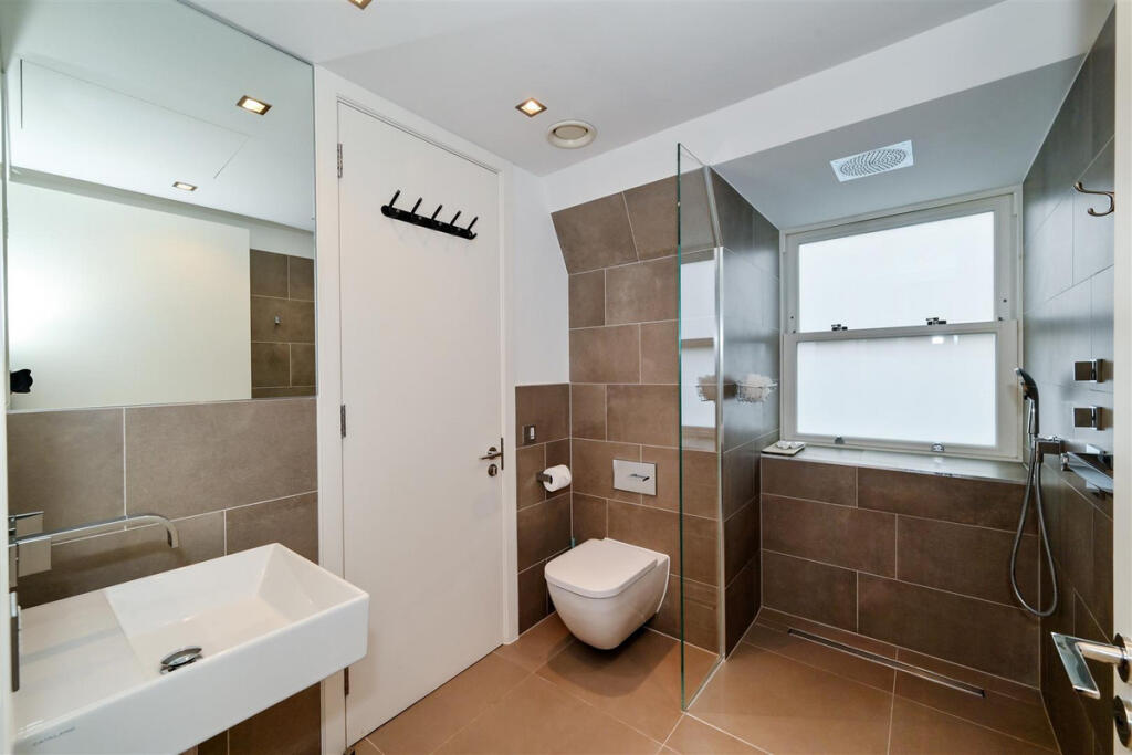 Apartment in London - More