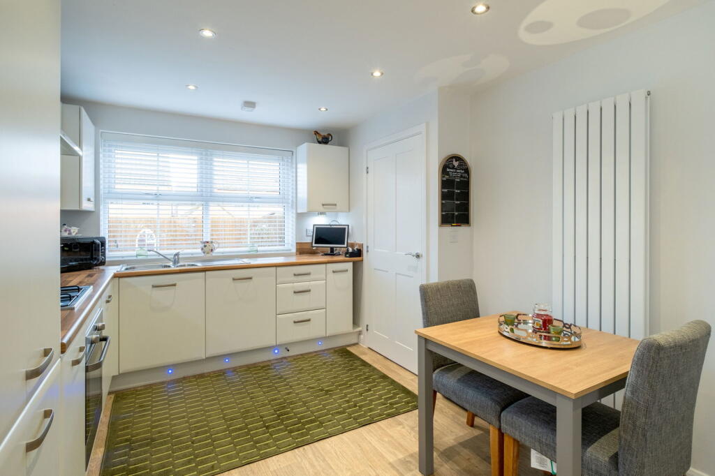 Primrose Close, East Leake photo 3