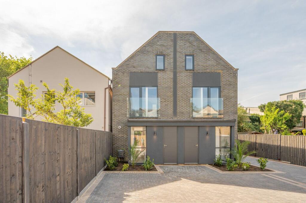 Main image of property: Victoria Road, Barnet, EN4