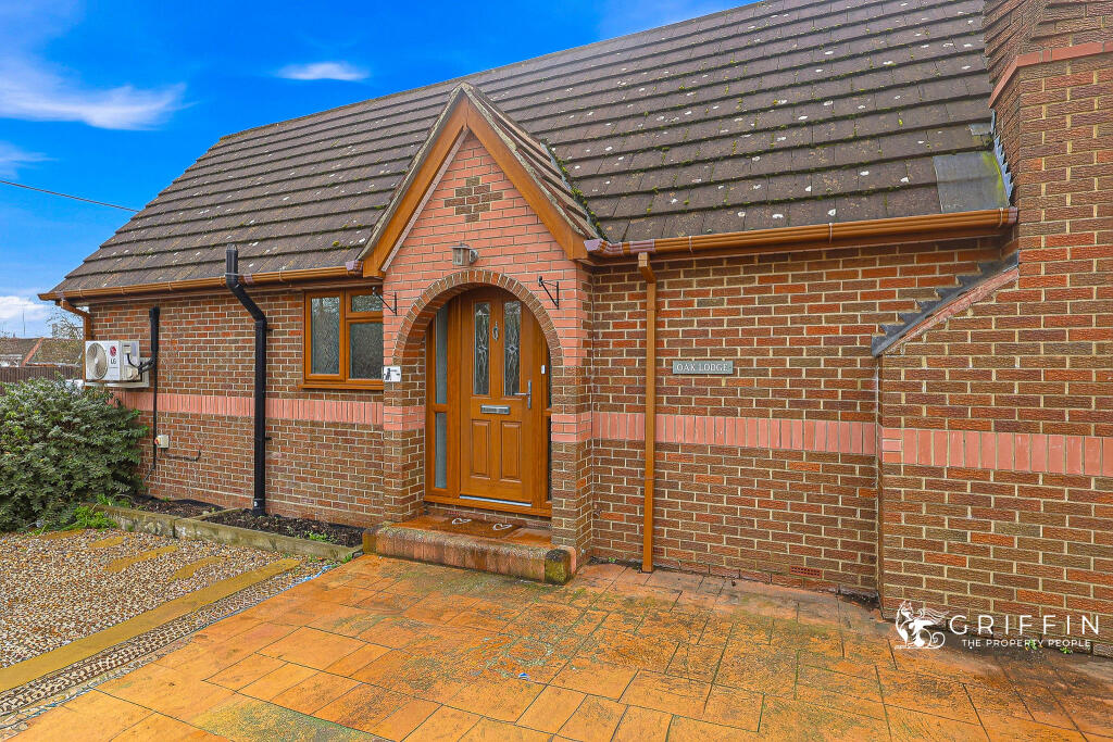 Vange Park Road, Vange, Basildon, SS16 photo 2