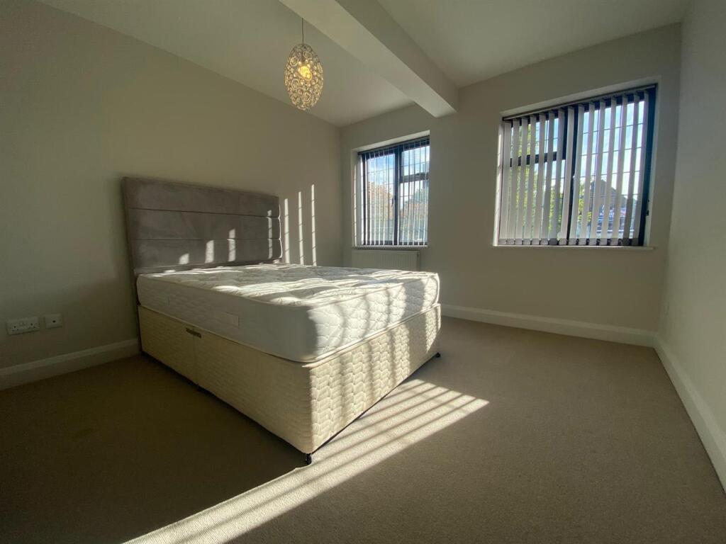 Apartment in Southall - View 2
