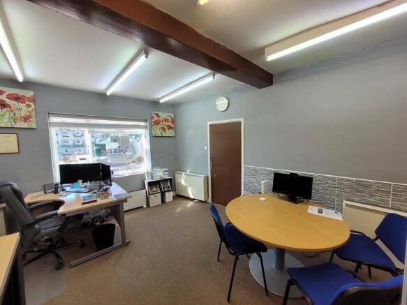Photo 8