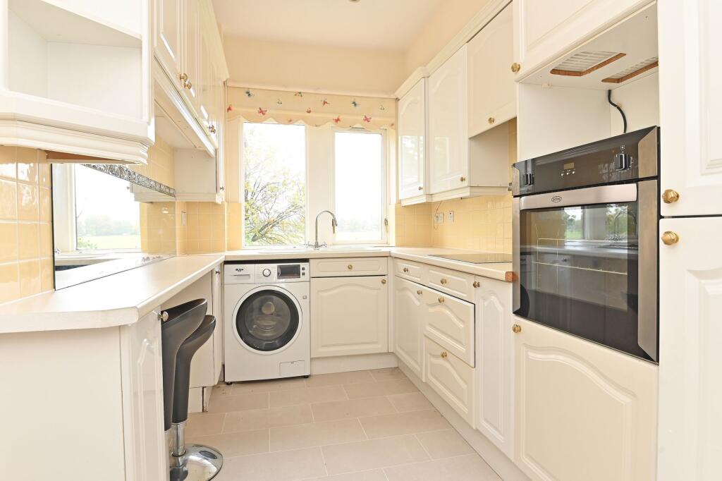 Apartment in Harrogate - View 3