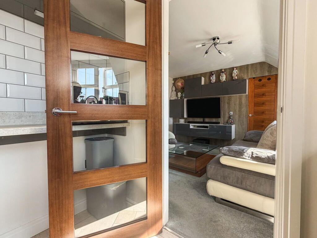 House in Hull - View 4