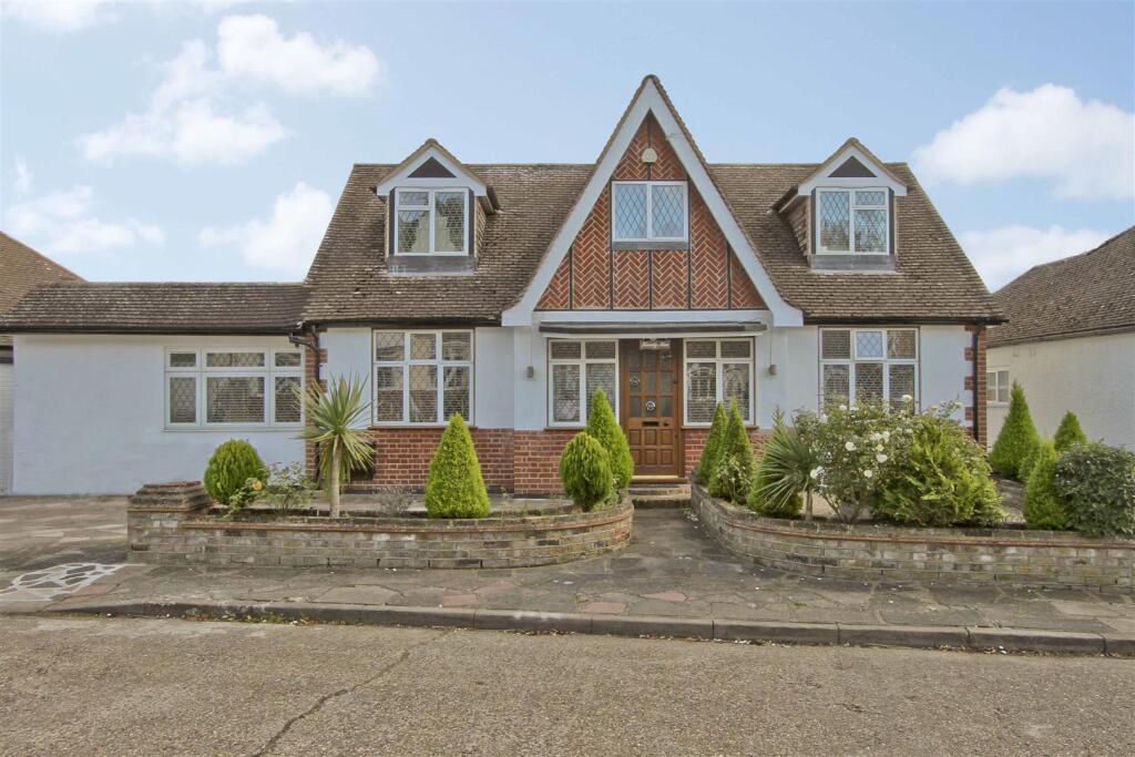 5-bed bungalow on Keswick Gardens, Ruislip, HA4, £980,000