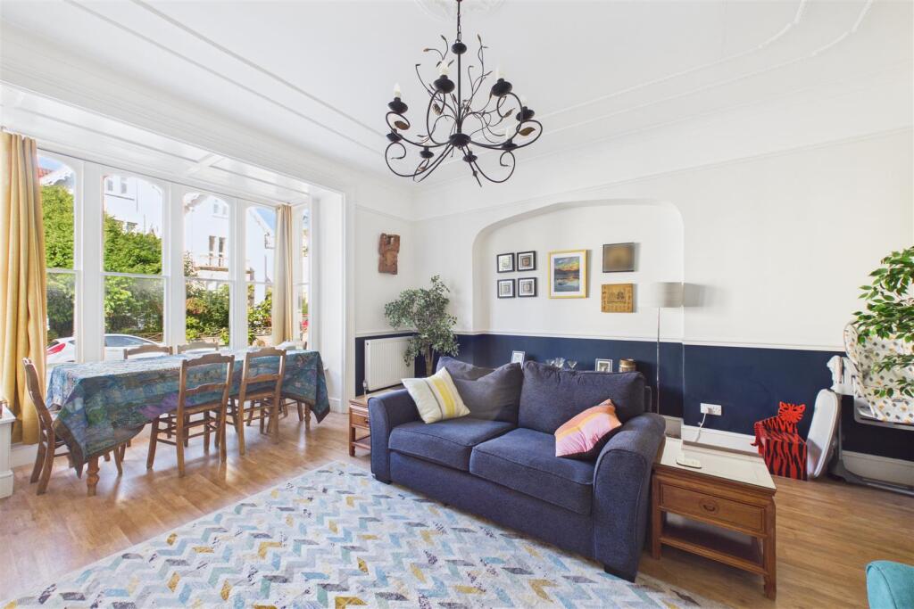 Apartment in Bristol, Clifton - View 3