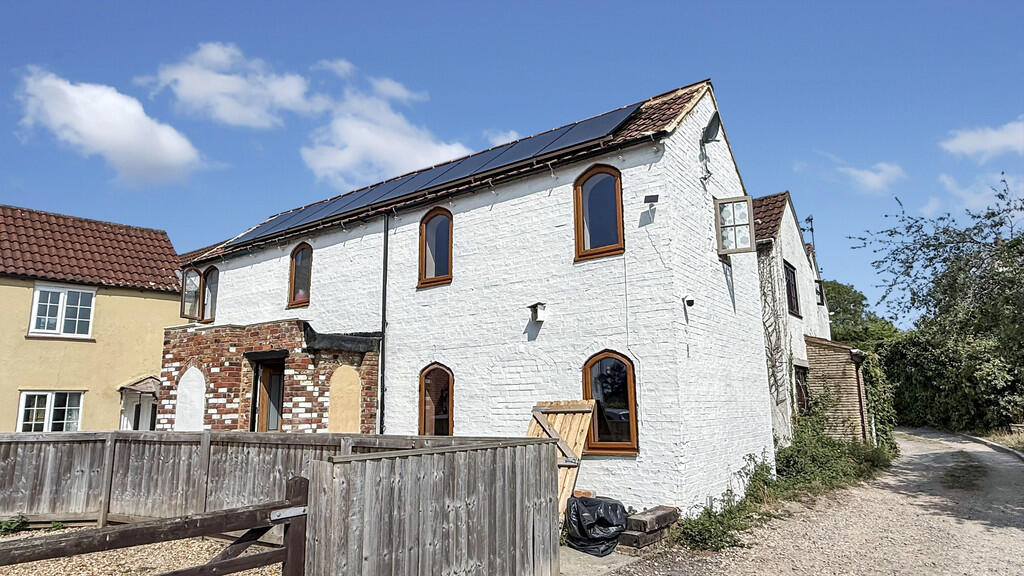 3-bed house on Norleaze, Heywood, £230,000