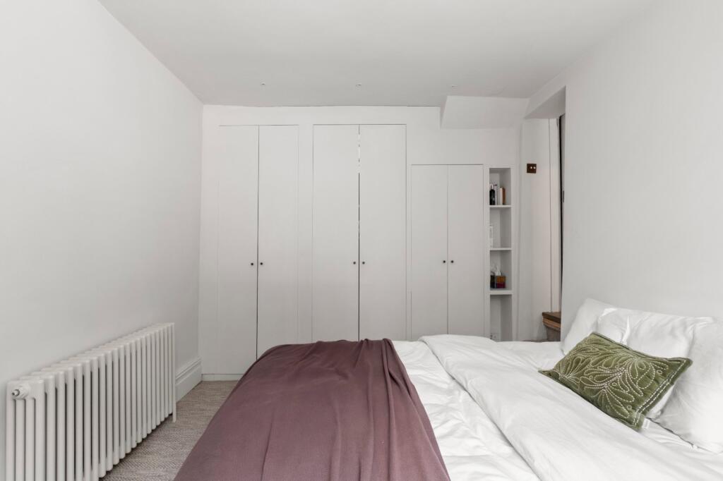 Apartment in London - More