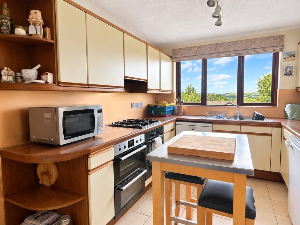 House in Bodmin, Cornwall - More