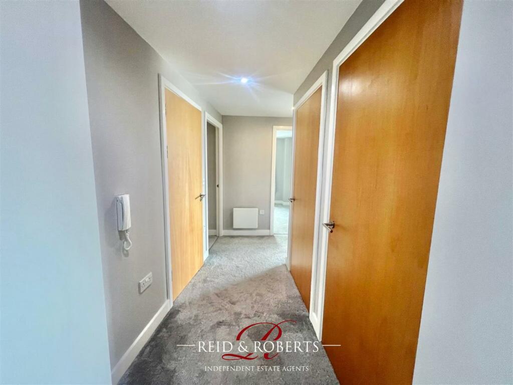 Apartment in Wrexham, Eagles Meadow Shopping Centre, Caia Park - View 4