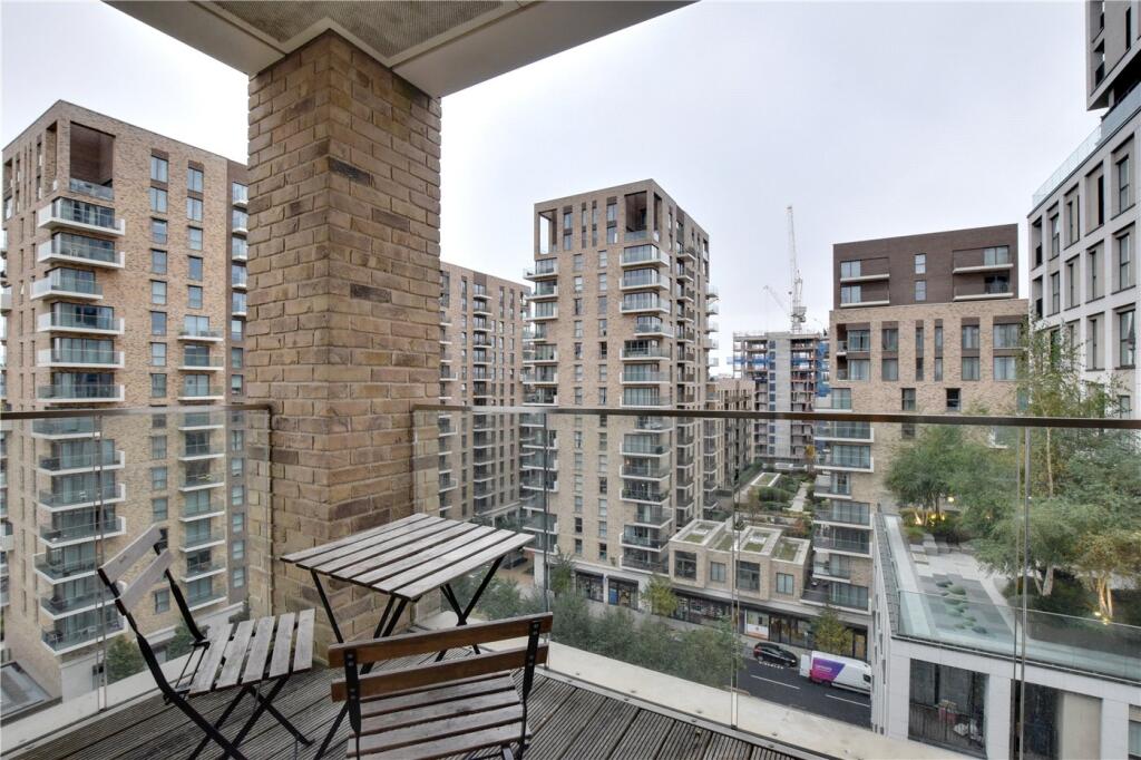 Pegler Square, Kidbrooke Village, London, SE3 photo 3