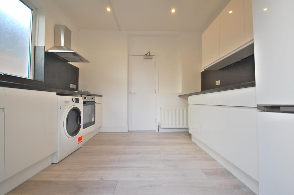 Apartment in London - View 4