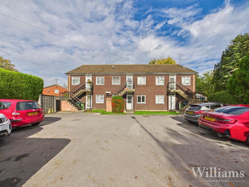 Main image of property: Tring Road, Aylesbury, HP20