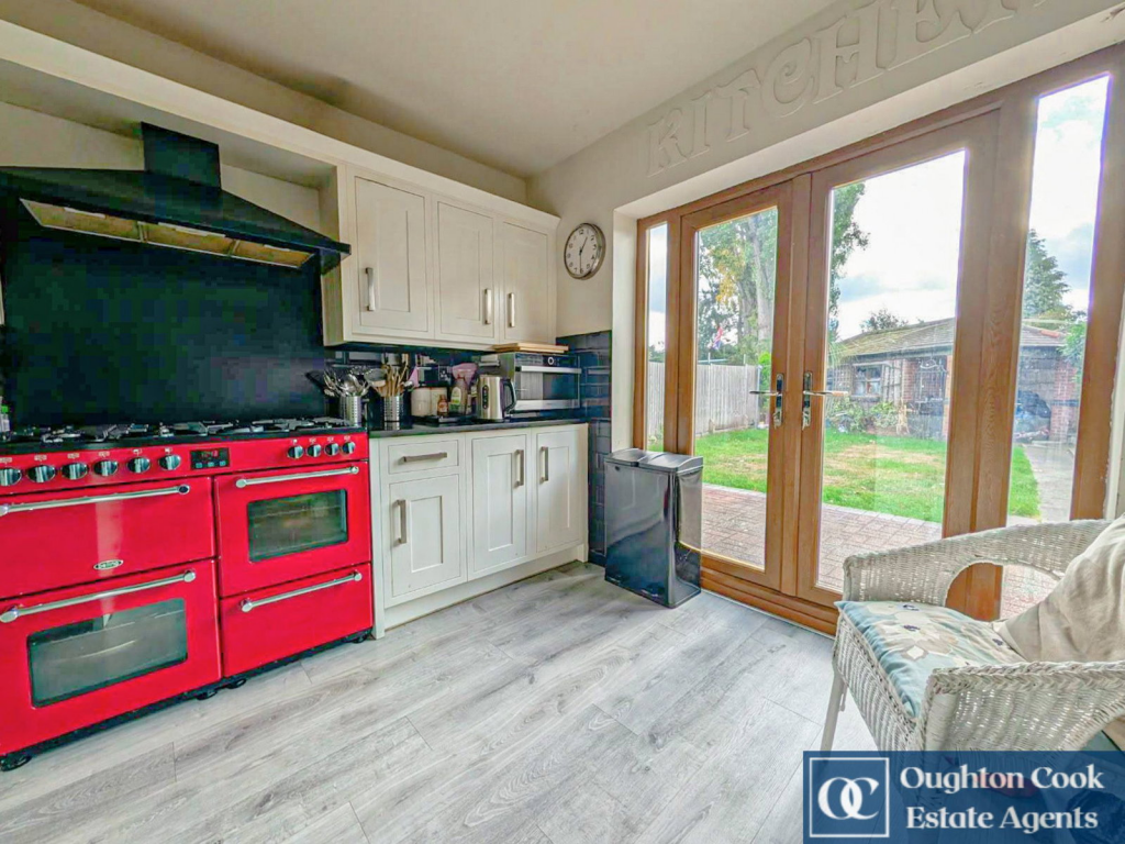 House in Nuneaton and Bedworth, Warwickshire - View 4
