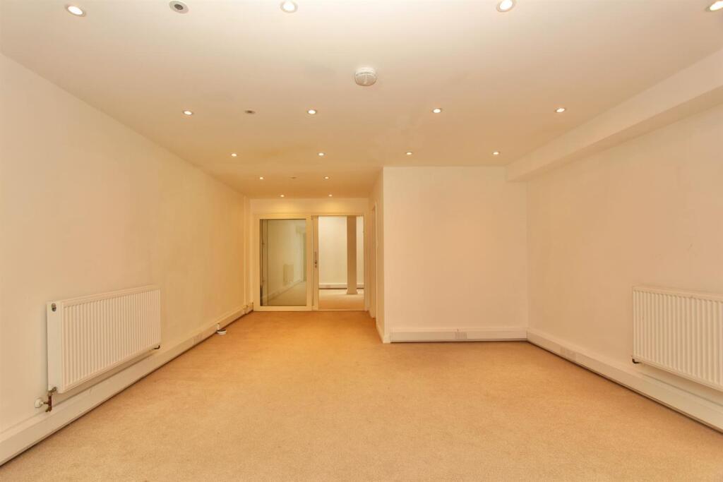 Main image of property: Shelford Place, N16