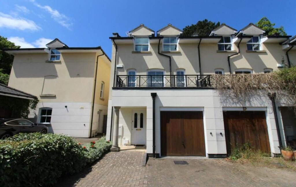 Main image of property: Woodmeade Close,Charlton Kings,Cheltenham,GL52 6TN