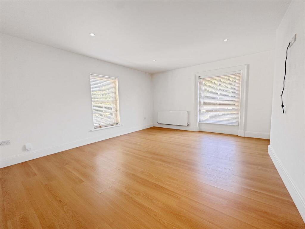 Apartment in Leicester - More
