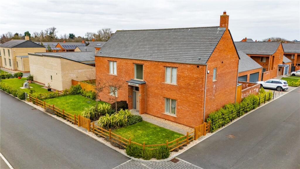 4-bed detached on John Cornwell V C Drive, Humberston, Grimsby, Lincolnshire, DN36, £599,950
